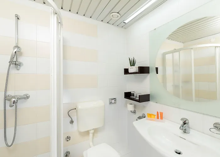 호텔 Valamar Pinia 포레치