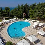 Valamar Pinia Szálloda 3*