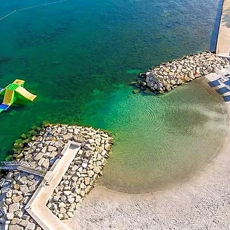 Valamar Pinia Hotel 3*