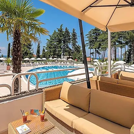 Hotel Valamar Pinia 3*