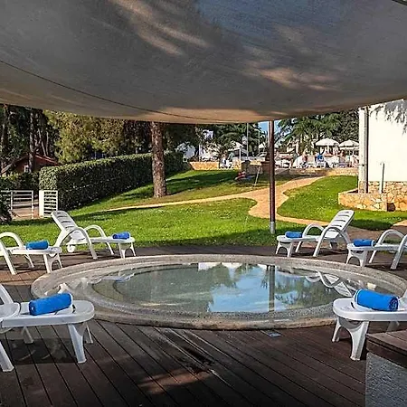 Отель Valamar Pinia 3*