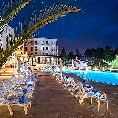 Valamar Pinia 3*