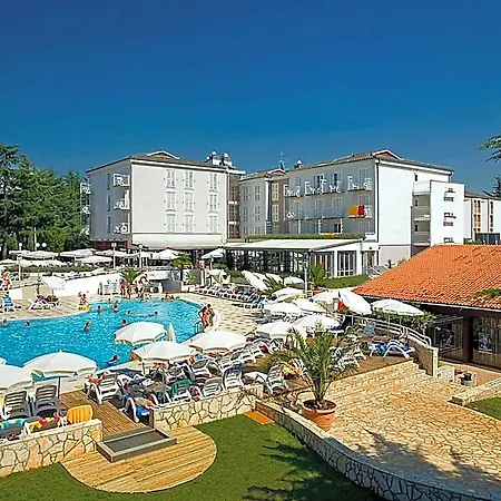 Valamar Pinia Hotel 3*