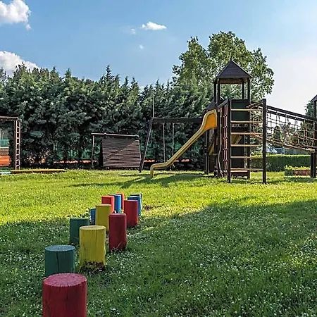Valamar Pinia Отель