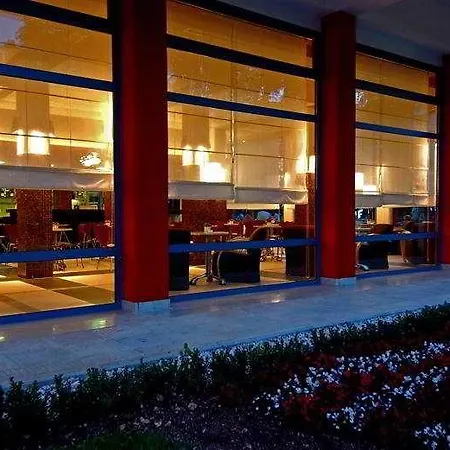 ホテル Valamar Pinia 3*