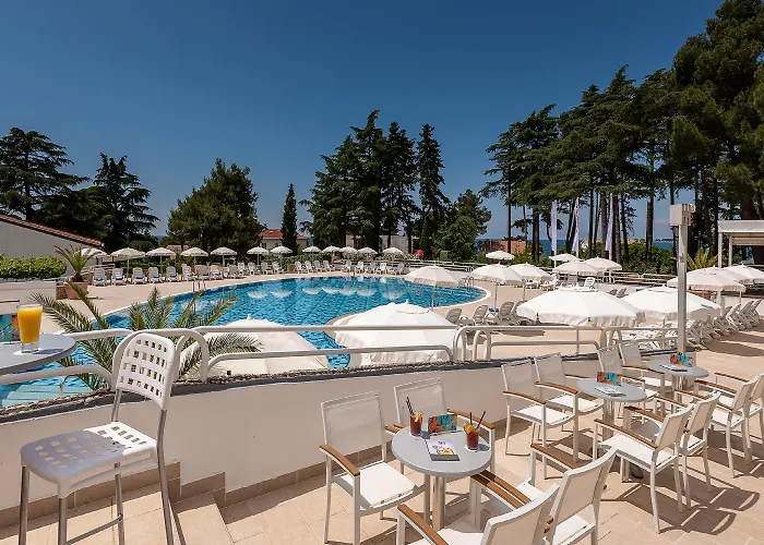 Valamar Pinia 3* بوريتش