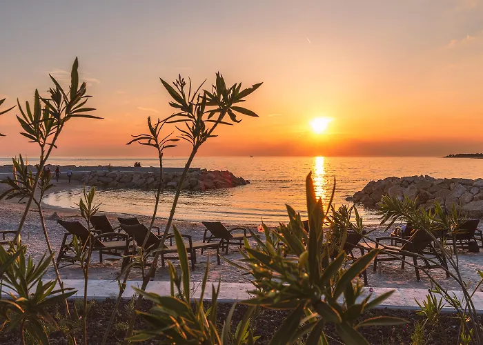 מלון Valamar Pinia