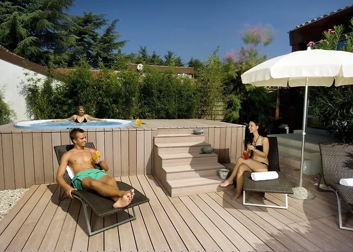 Valamar Pinia فندق 3*