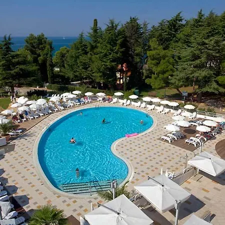 Valamar Pinia Hotel 3*
